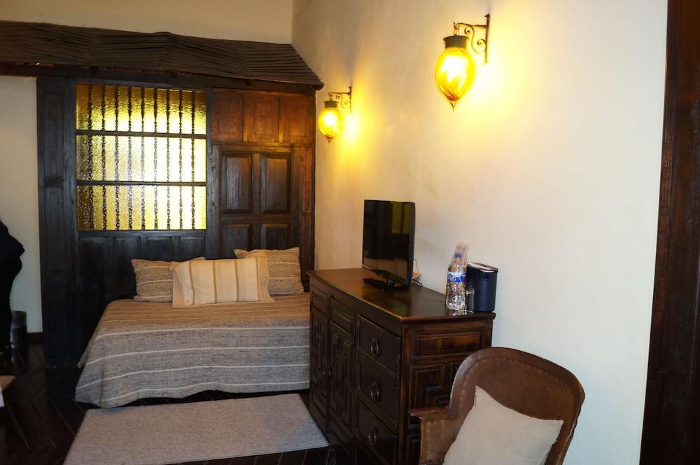 Hotel Mansion Iturbe Пацкуаро Экстерьер фото