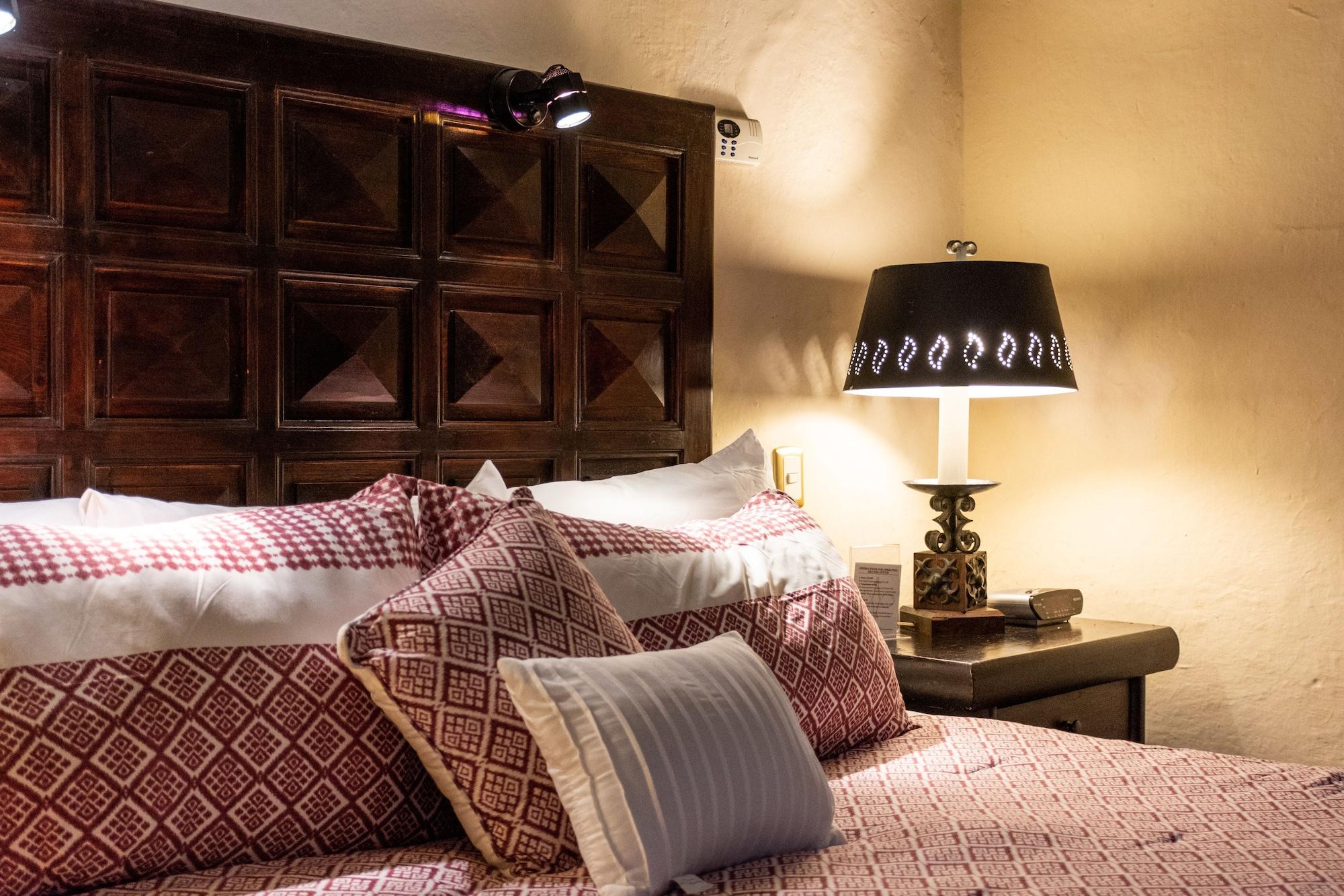 Hotel Mansion Iturbe Пацкуаро Экстерьер фото