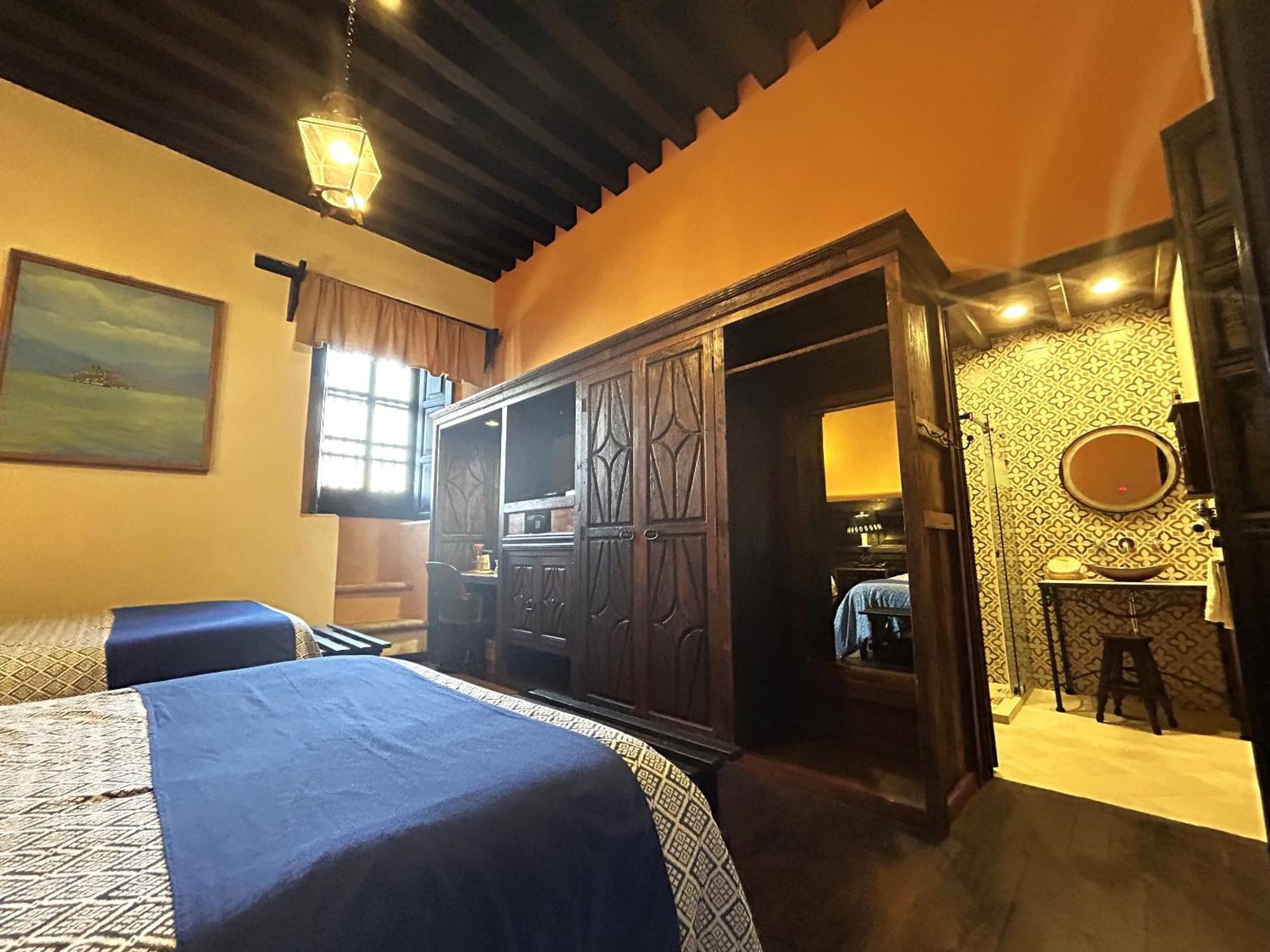 Hotel Mansion Iturbe Пацкуаро Экстерьер фото