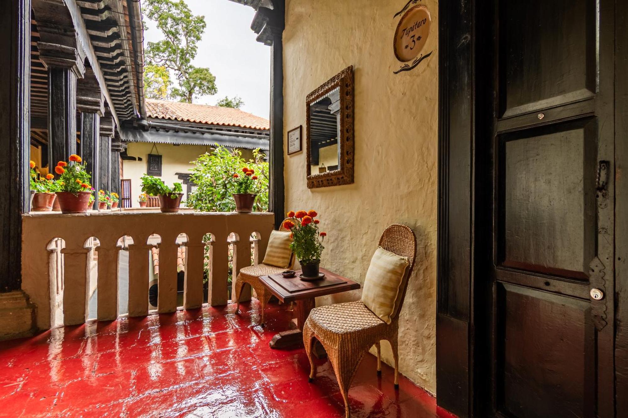 Hotel Mansion Iturbe Пацкуаро Экстерьер фото