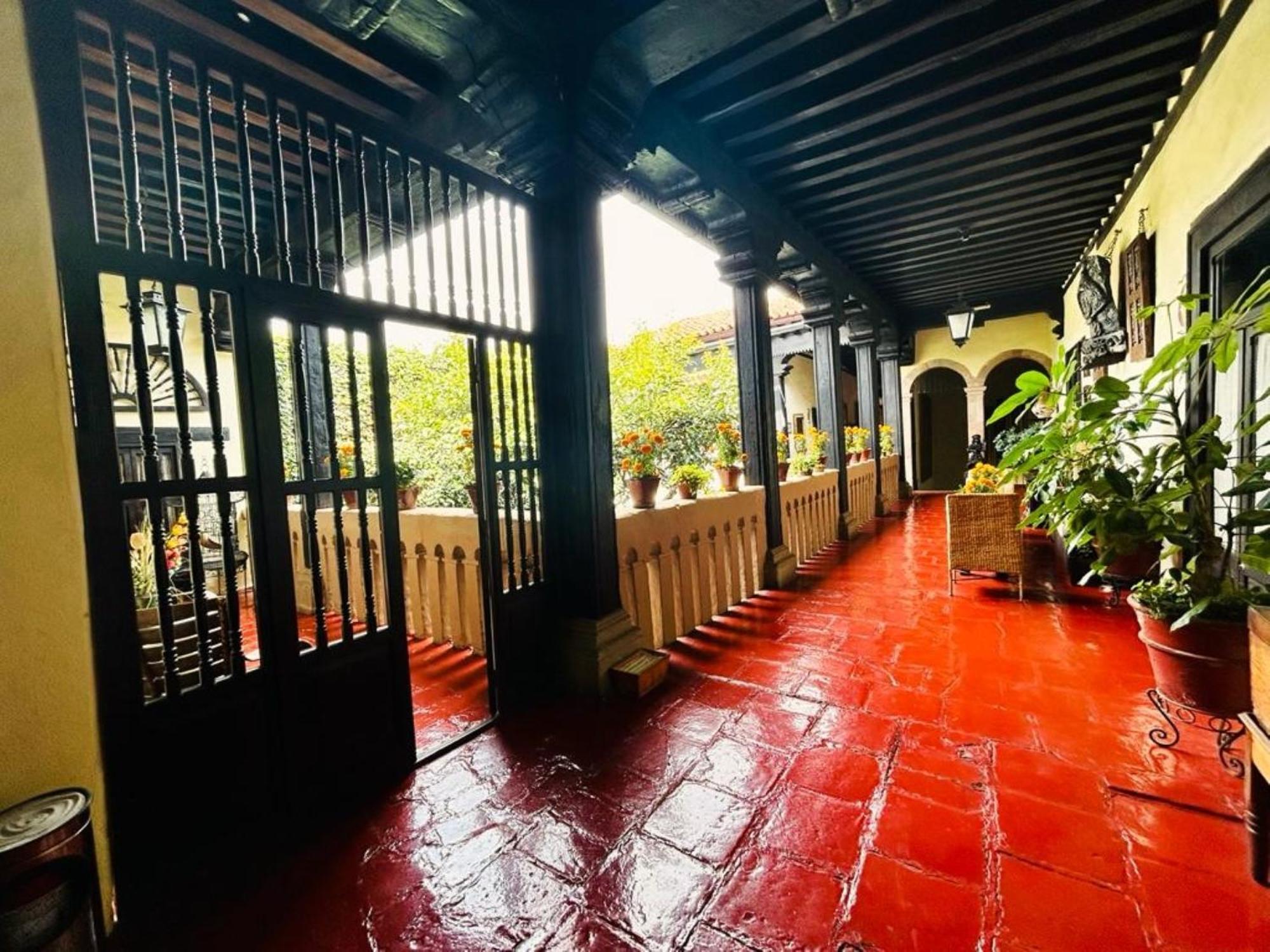 Hotel Mansion Iturbe Пацкуаро Экстерьер фото