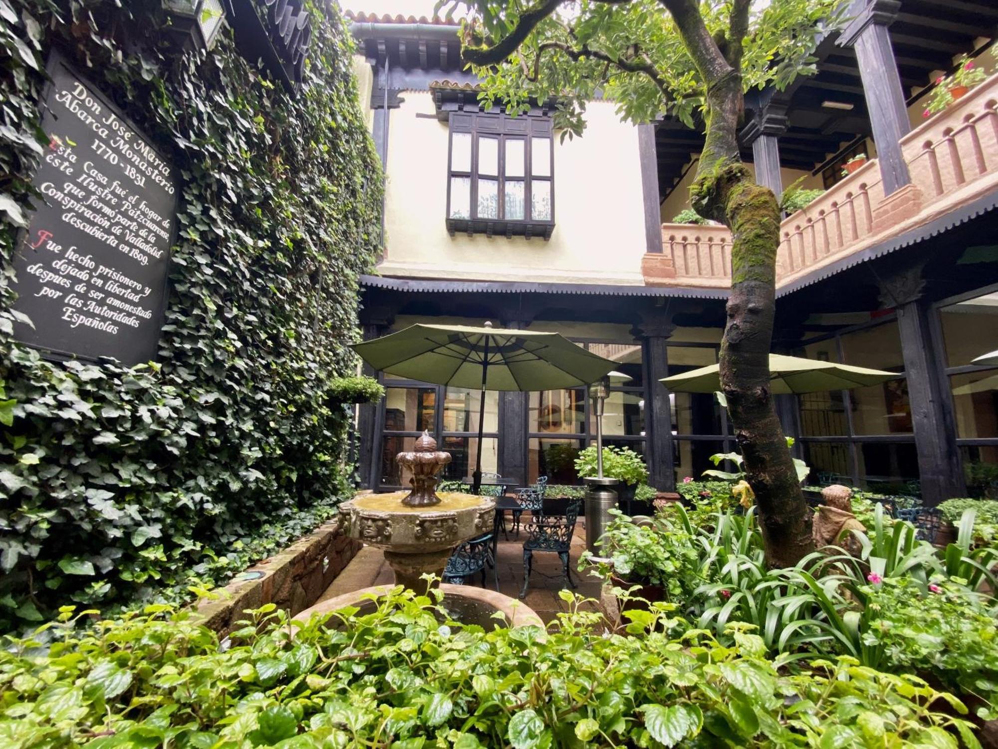 Hotel Mansion Iturbe Пацкуаро Экстерьер фото